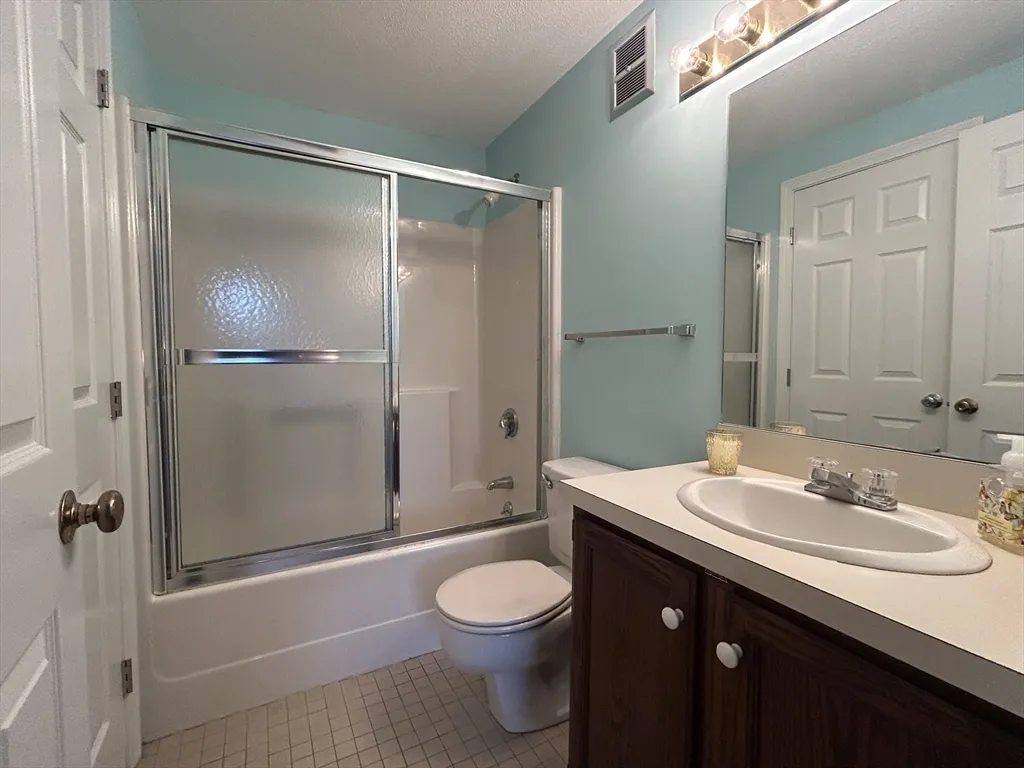 60 Rantoul St, Beverly