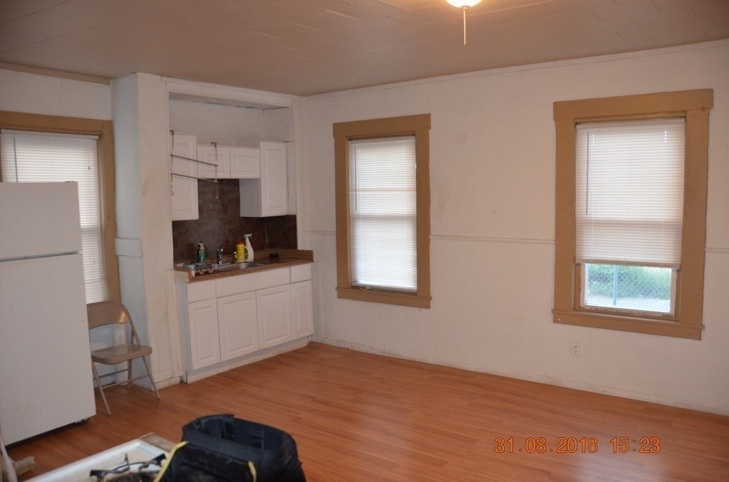 25 Crescent, Oakdale