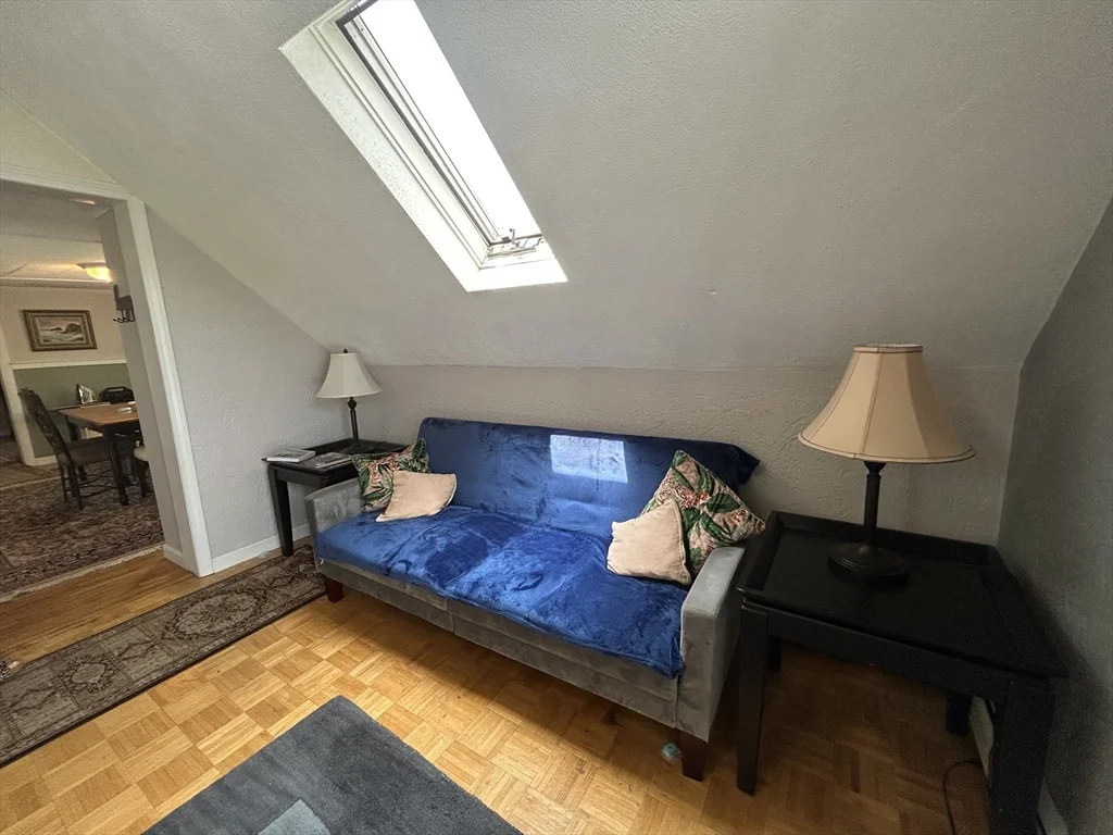 370 Main St, Winthrop