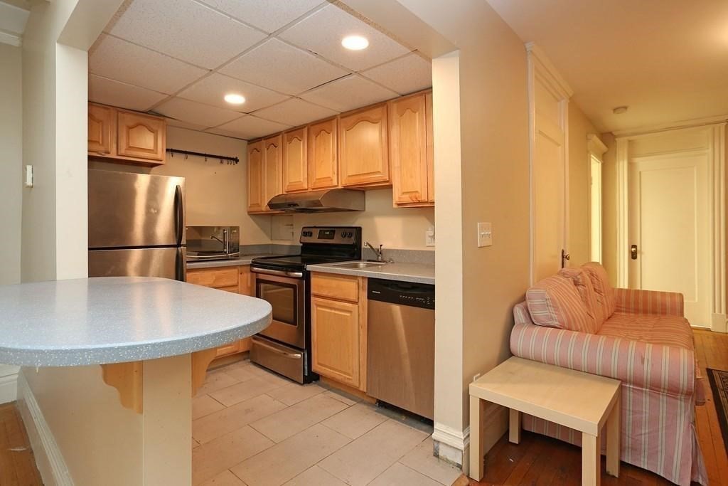 466 Commonwealth Ave, Fenway