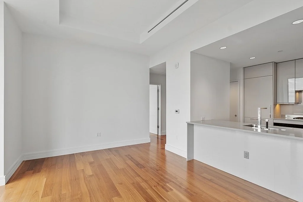 1 Dalton St, Back Bay