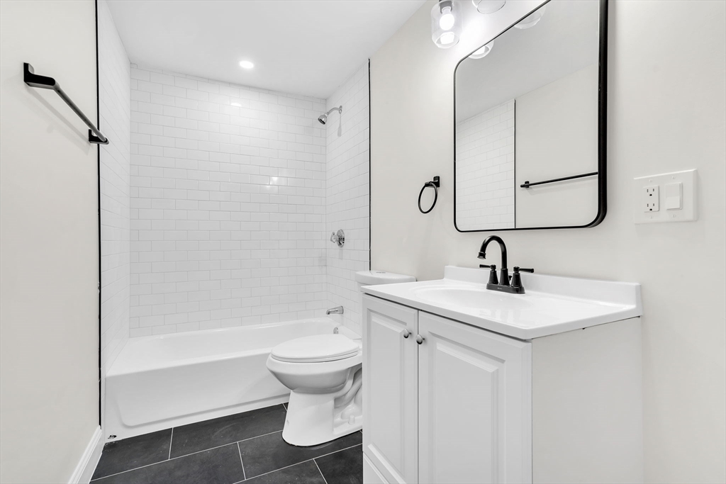 23 Pleasant St, Fitchburg