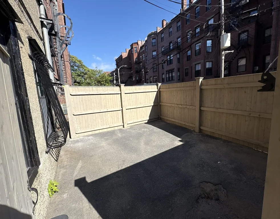 337 Beacon St, Back Bay