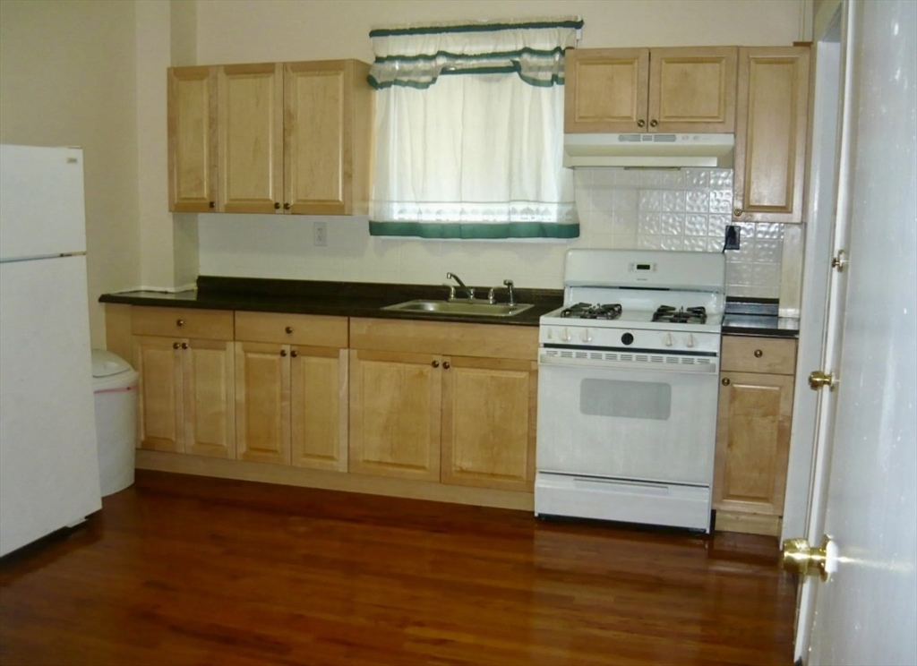 11 Hutchinsons Ct, Lynn