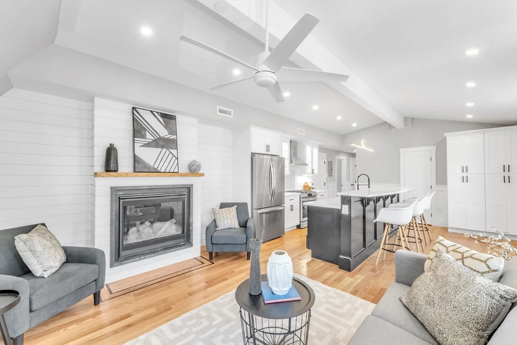 31 Woodlawn, Jamaica Plain