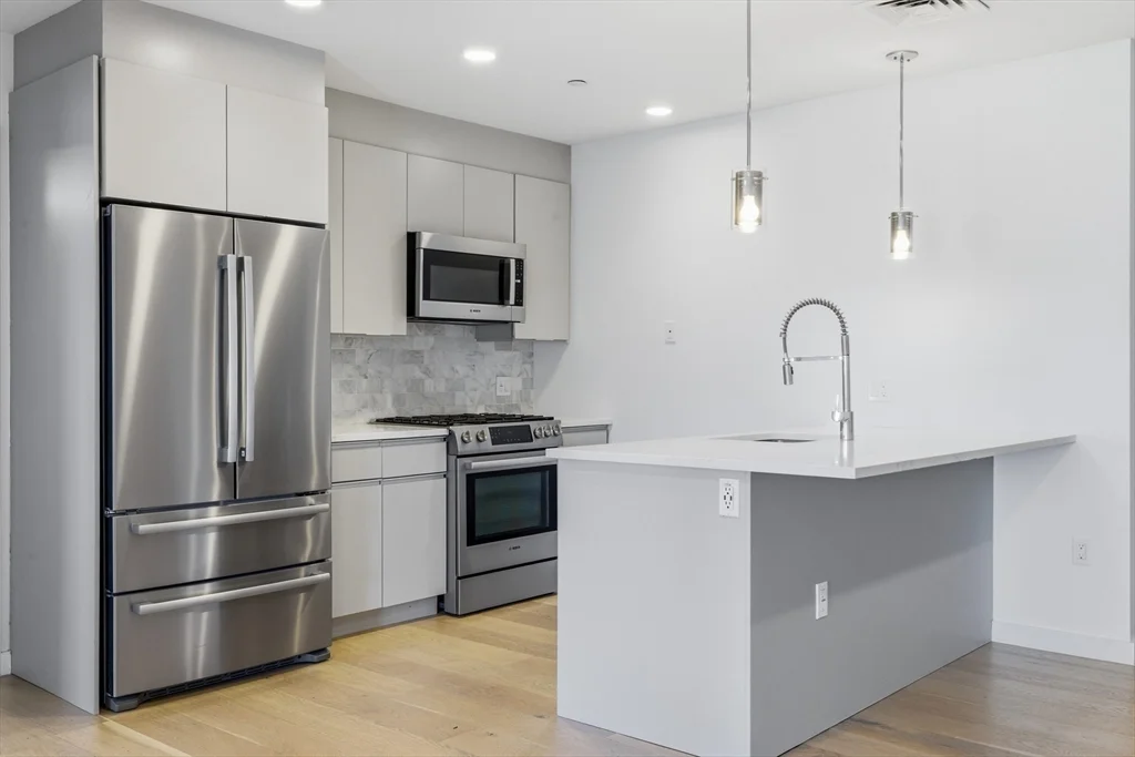 16 Boardman St, East Boston