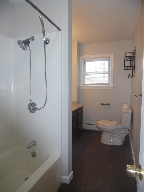 1226 North Main St, Fall River