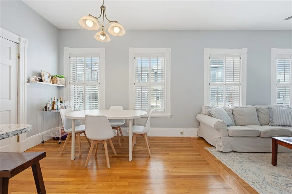 627 E 6th St, South Boston