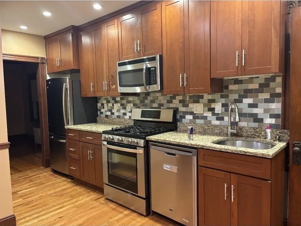 121-123 Willow St, West Roxbury