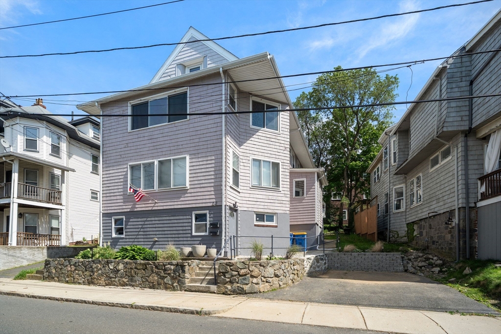 62 Park Ave, Winthrop