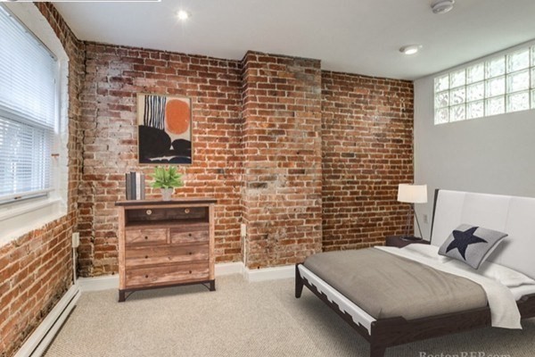 915 Beacon St, Fenway