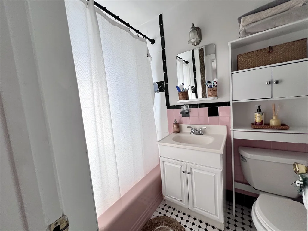 3 Englewood Ave, Brookline