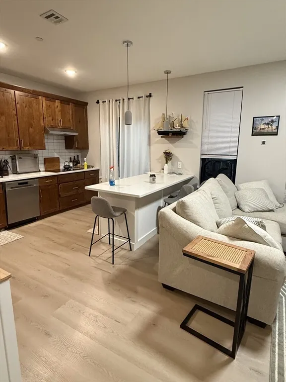 400-408 W Broadway, South Boston