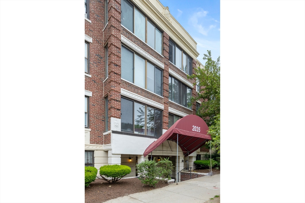 2035 Commonwealth Ave, Brighton