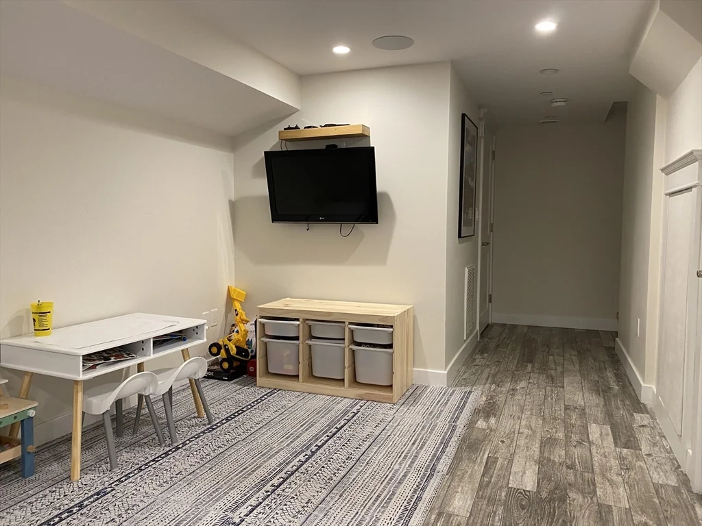 1 Common St, Charlestown