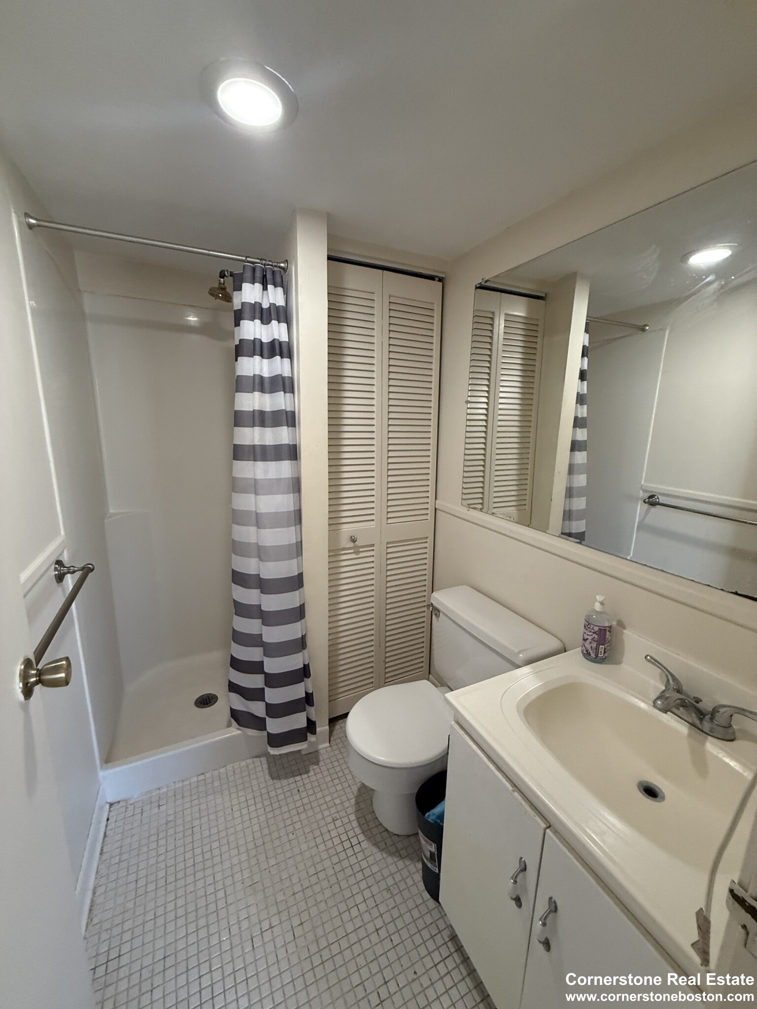 1580 Massachusetts Ave, Neighborhood Nine