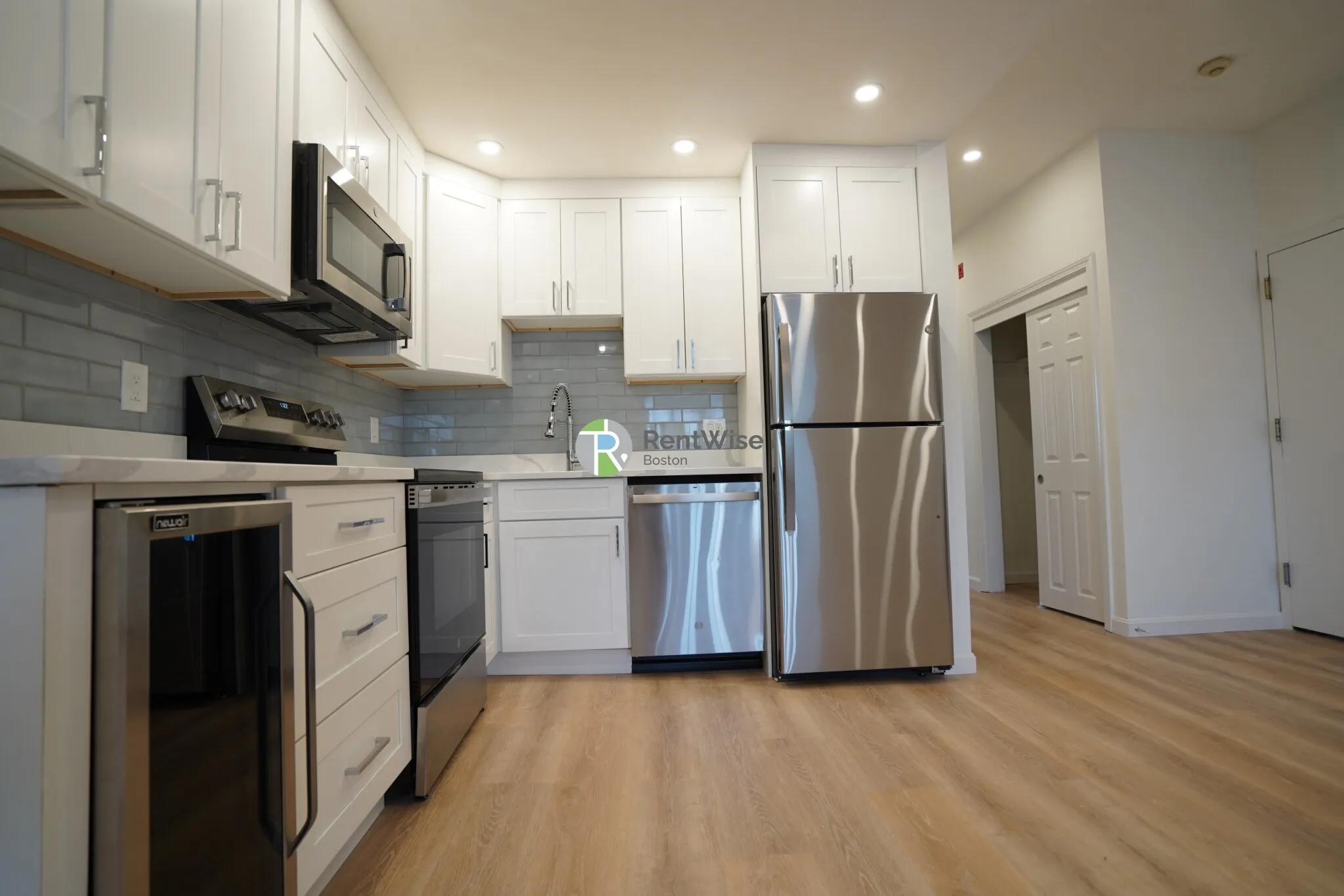 521 Massachusetts Ave, Roxbury