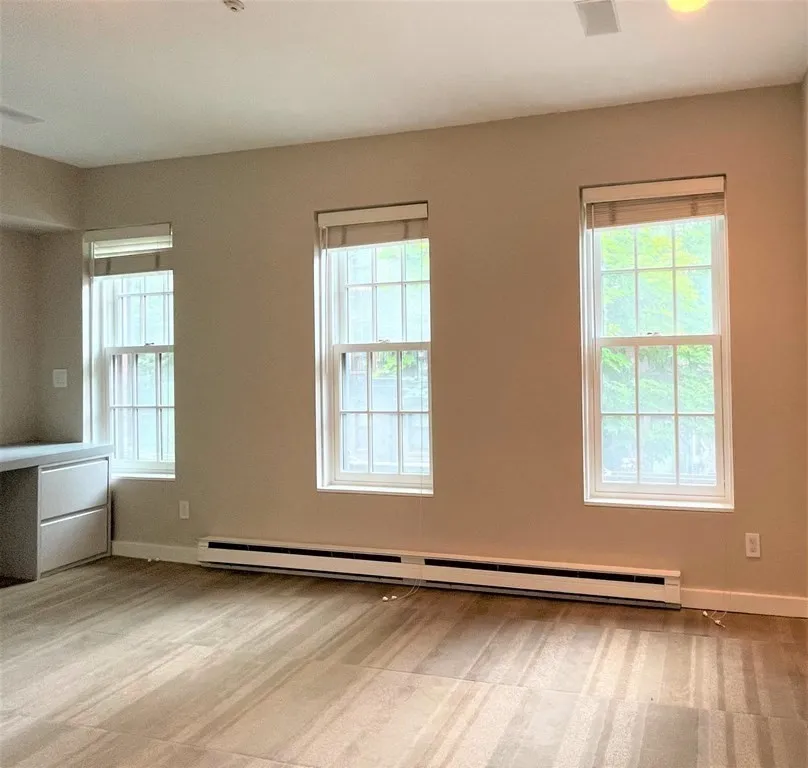 33 Lawrence St, South End