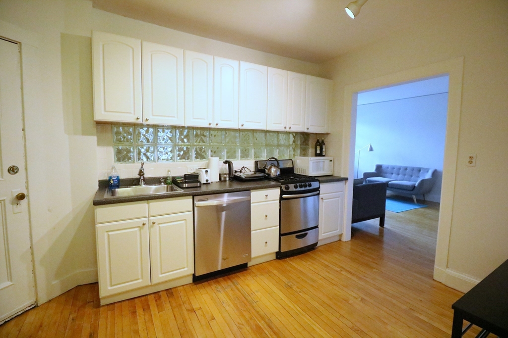 21 Chauncy St, Neighborhood Nine