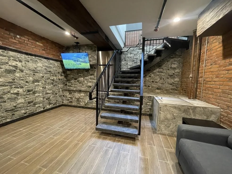 1028 Commonwealth Ave, Fenway