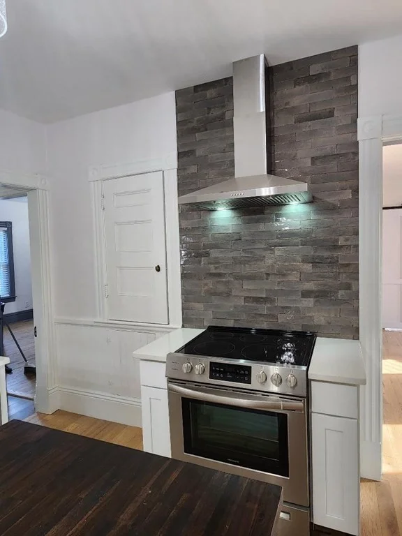 105 E Main St, Orange