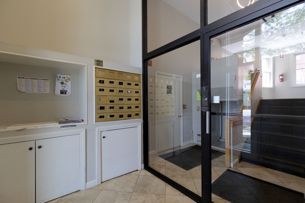 2456 Massachusetts Ave, North Cambridge