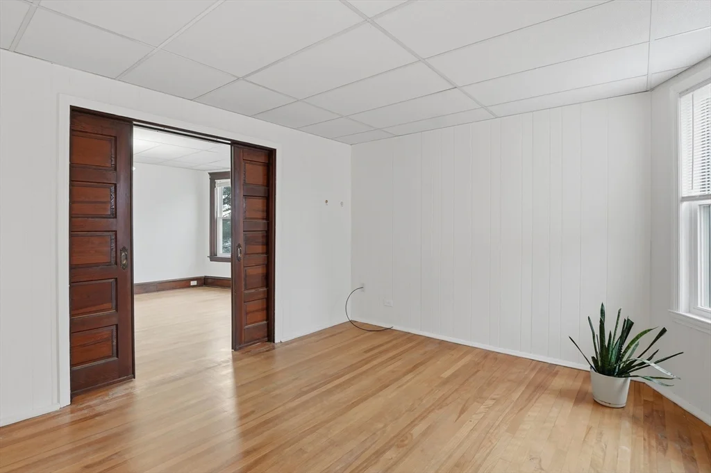 34 King Philip Rd, Worcester
