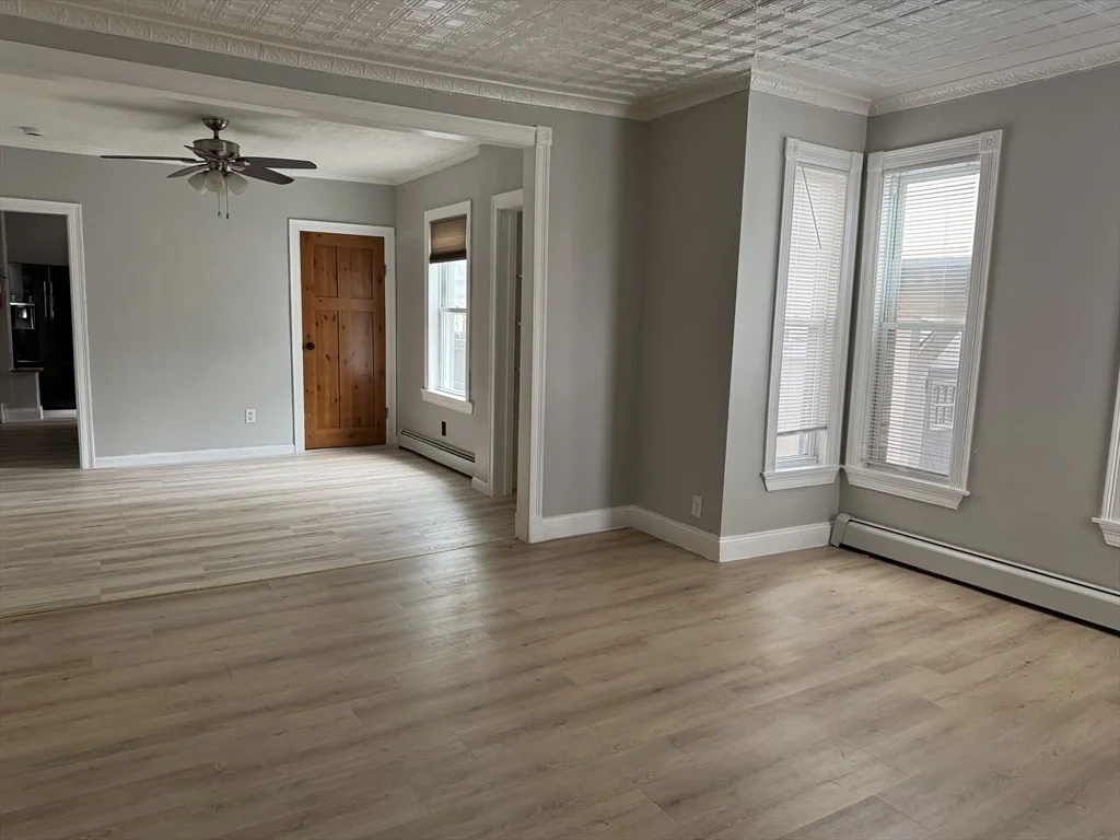 409 Moody St, Lowell