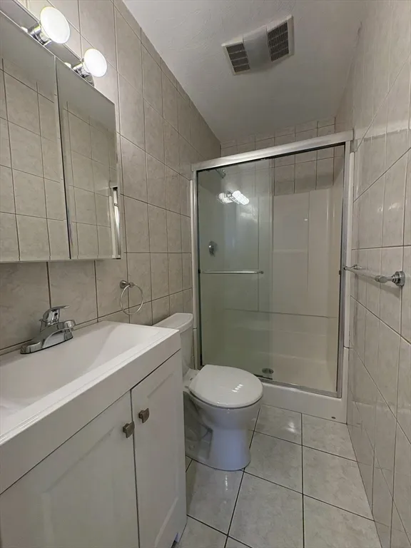 73 Thatcher St, North Brookline