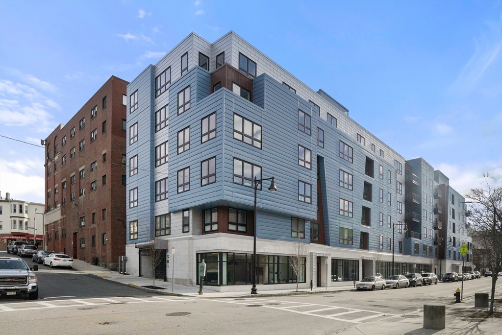 301 Border St, East Boston