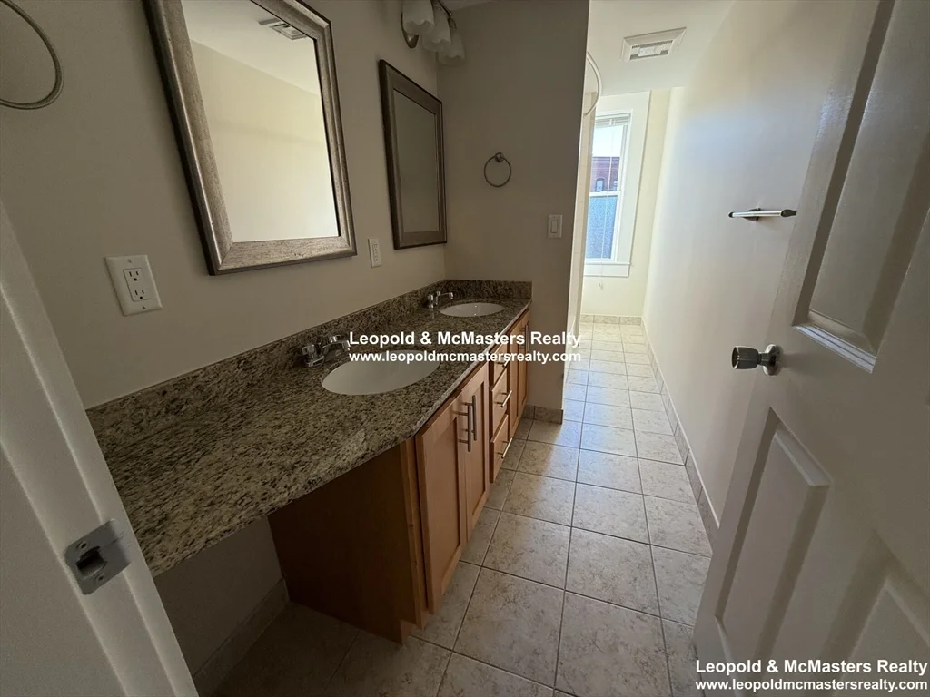 16 Short St, Corey Hill
