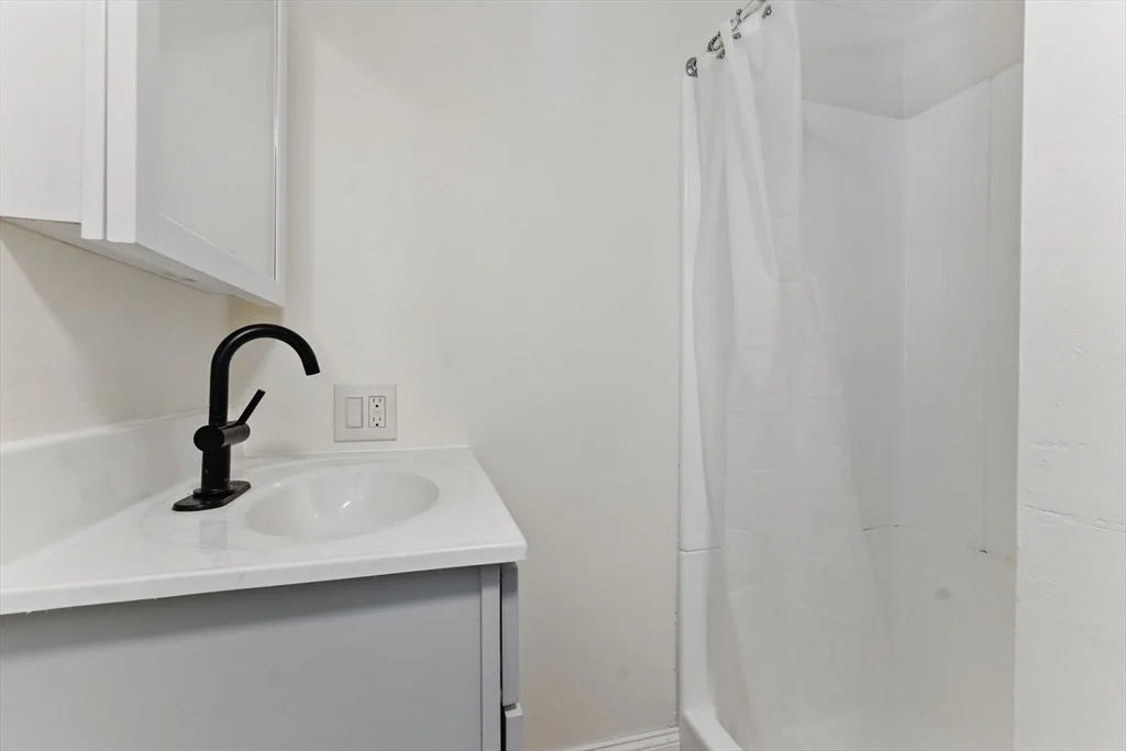 357 Granite St, Quincy