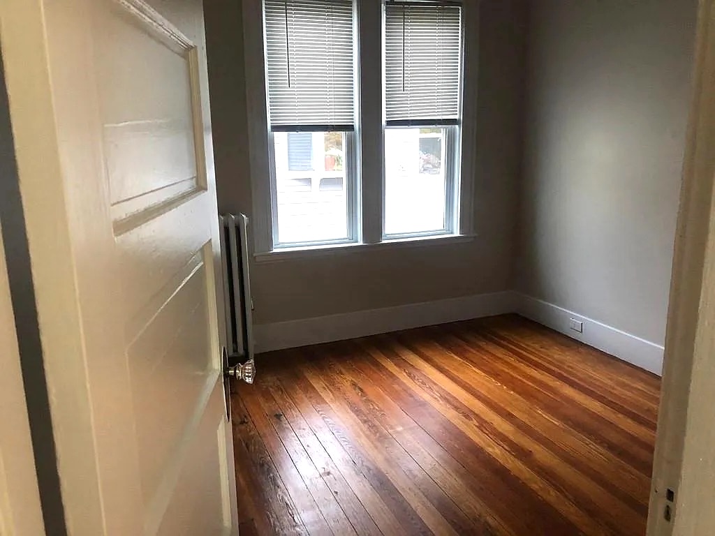 18 Cliff St, Salem