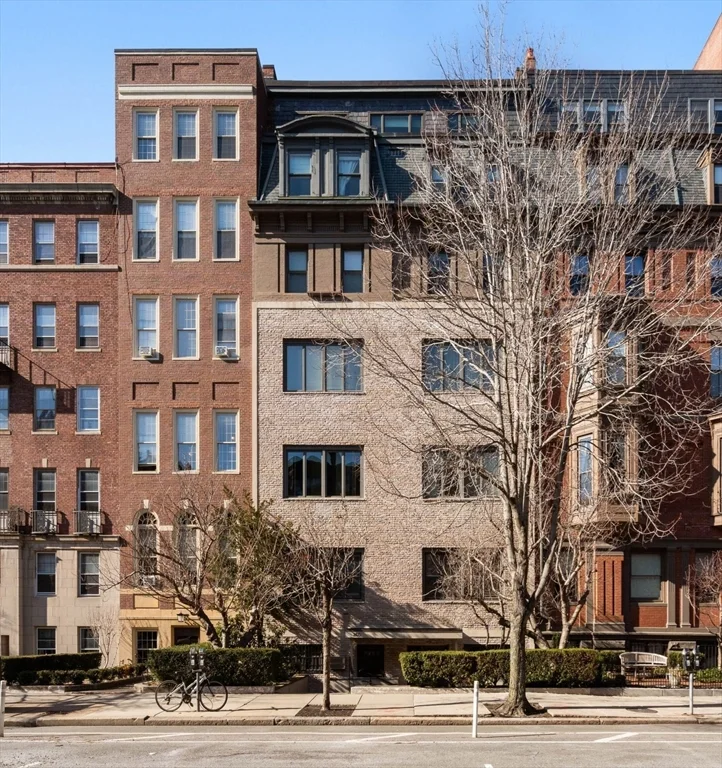 260 Beacon St, Back Bay