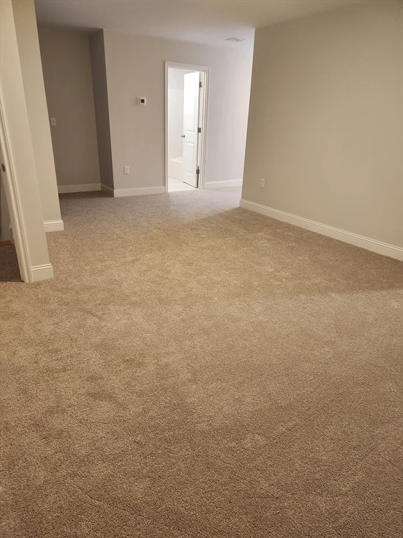 32 Four Seasons Dr, Hampstead