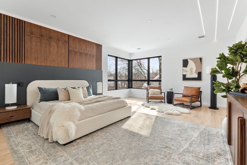 90 Auburndale Ave, Newton