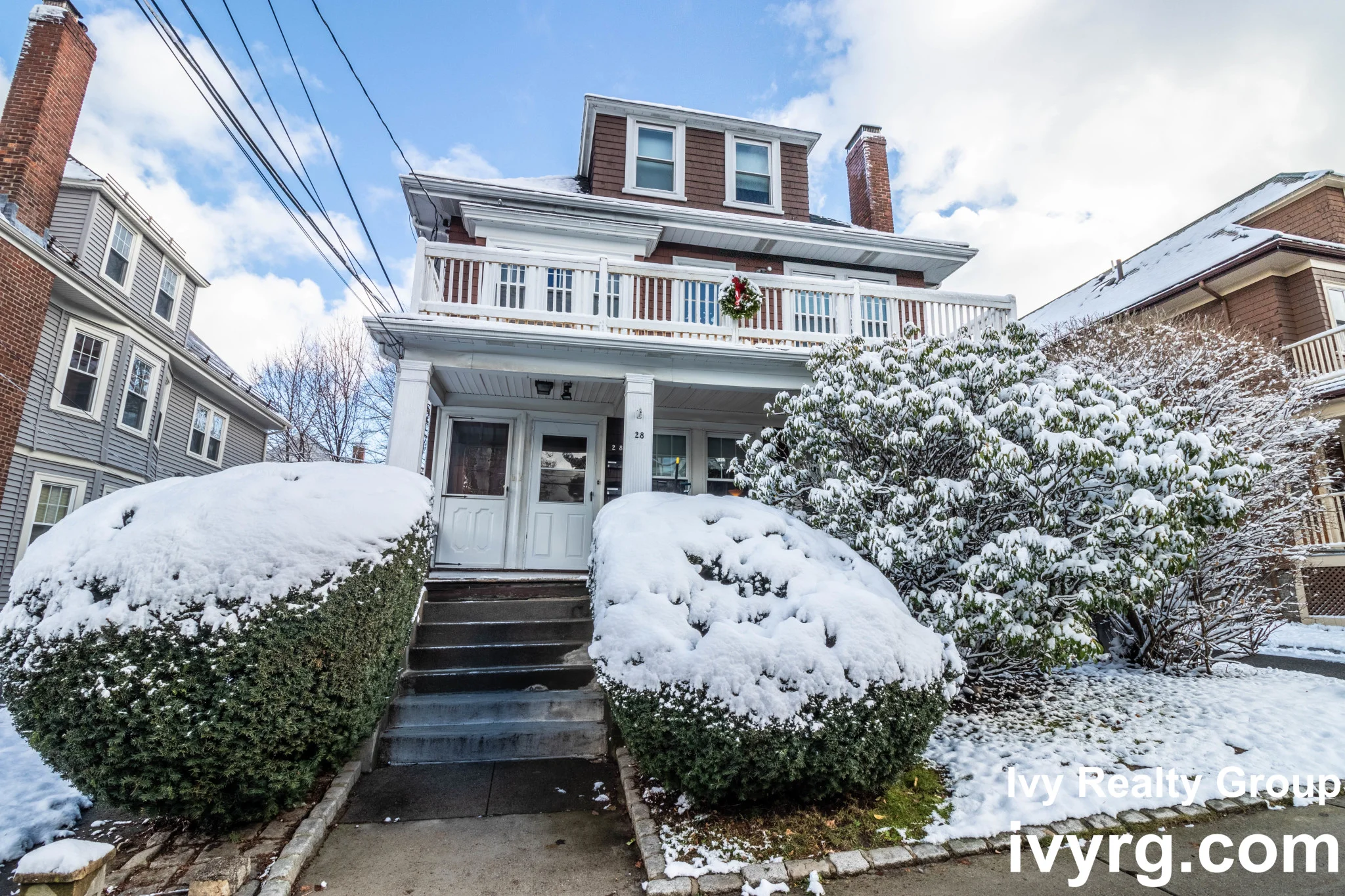 28 Commonwealth Rd, Watertown