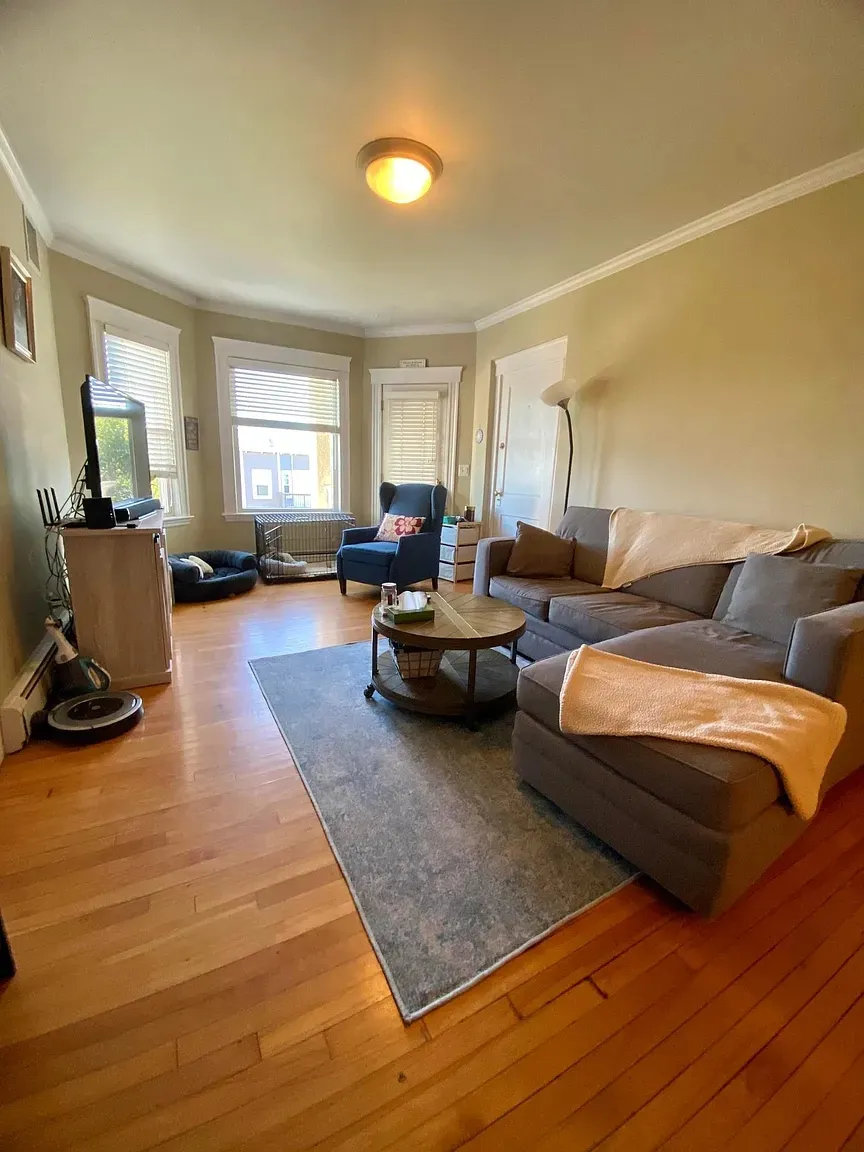 33 Main St, Winter Hill