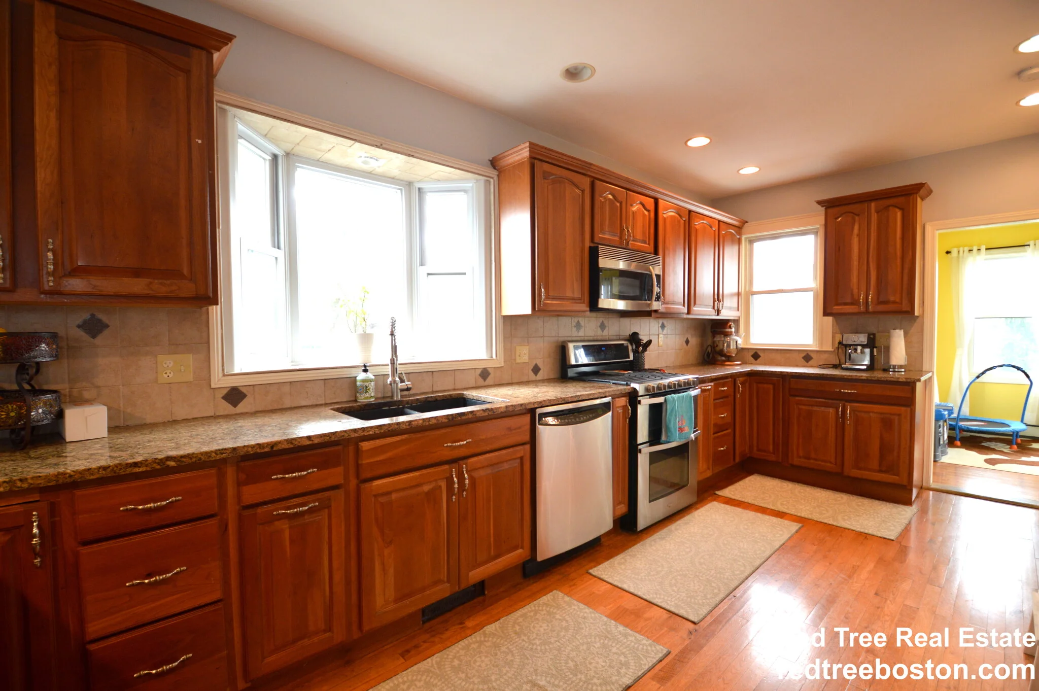 26 Garnet Rd, West Roxbury