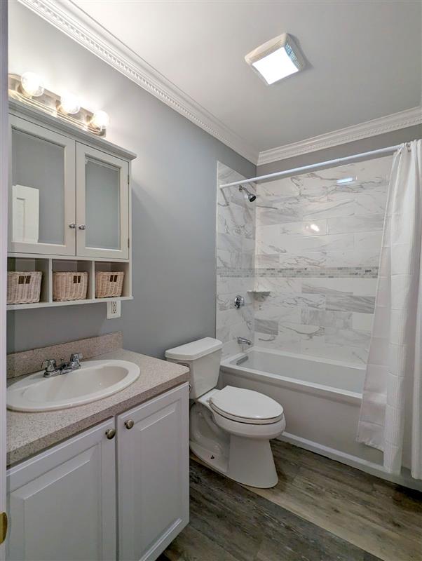 4 Edgar Ct, Winter Hill