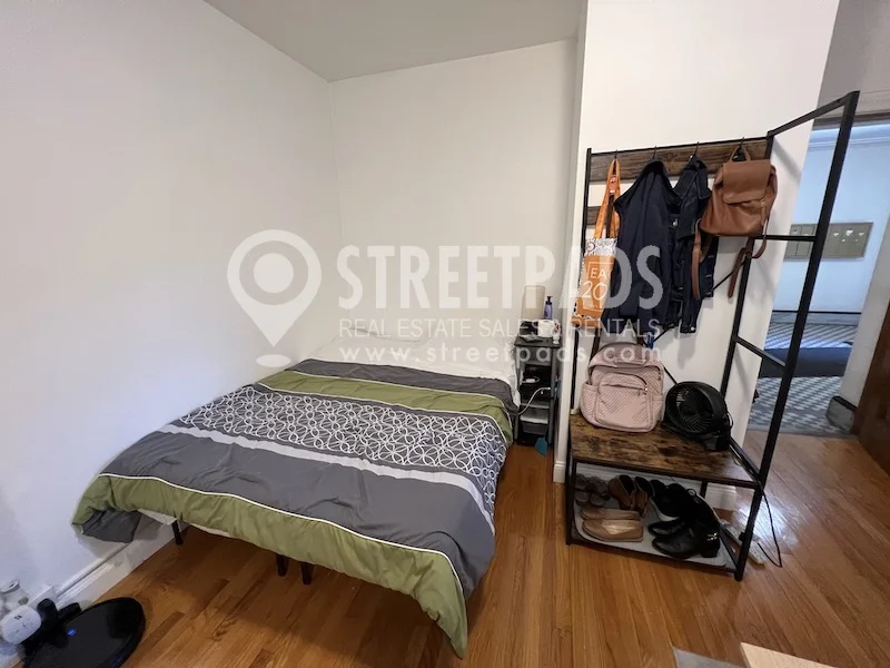 1163 Beacon St, Longwood