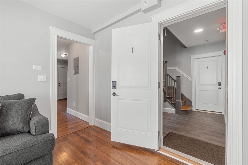 10 Centre Ave, Dorchester