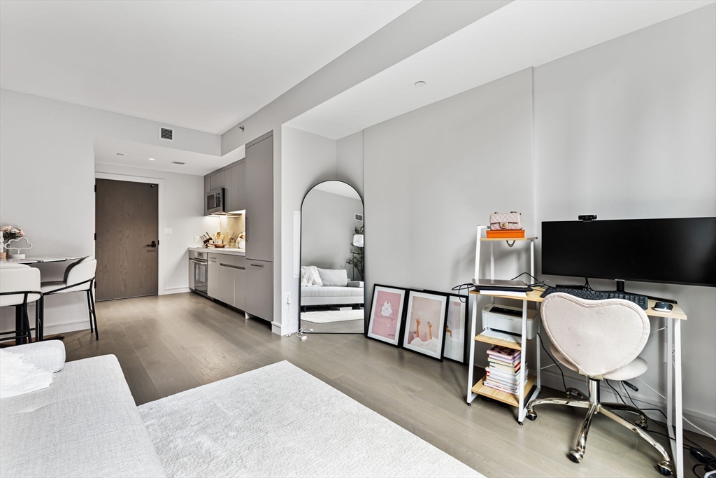 55 Lagrange, Downtown