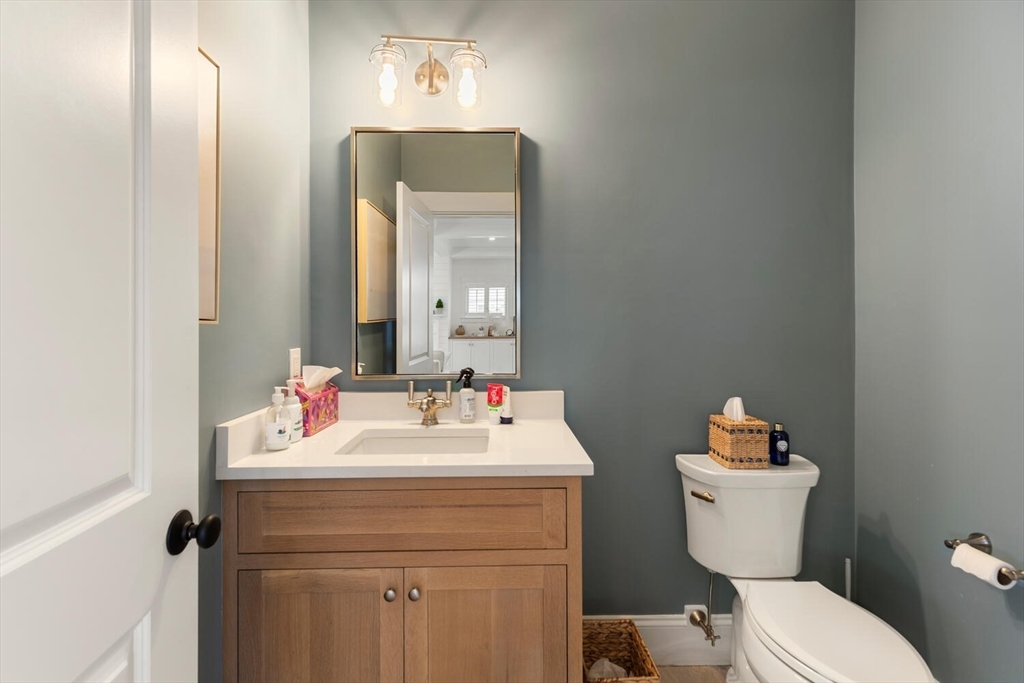 40 Foley Beach Rd, Hingham