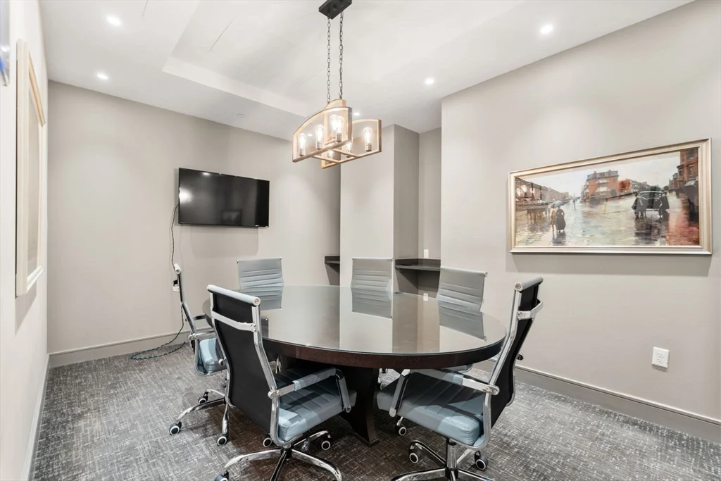 121 Portland St, West End