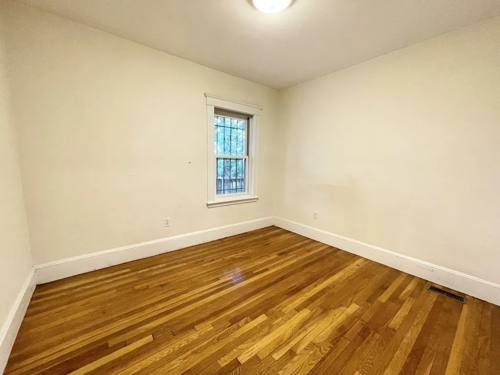 15 Sunset St, Boston