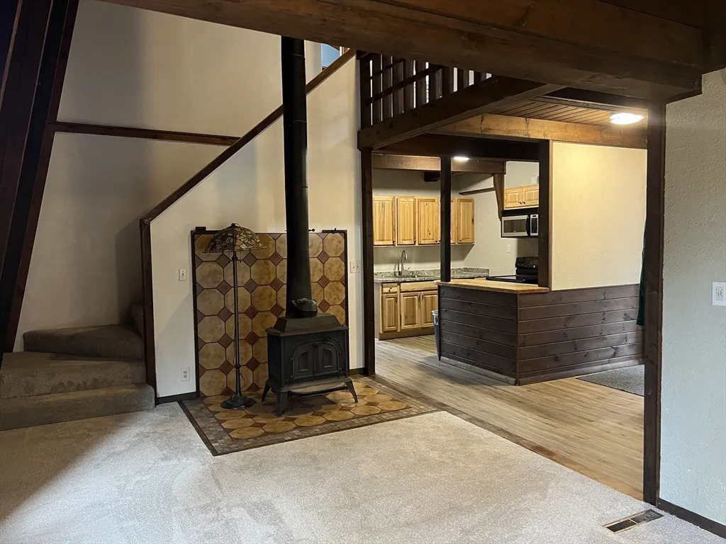 888 Salem St, Groveland