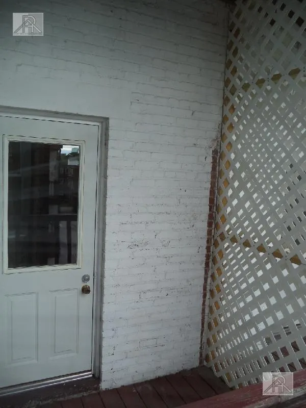 73 Thatcher St, North Brookline