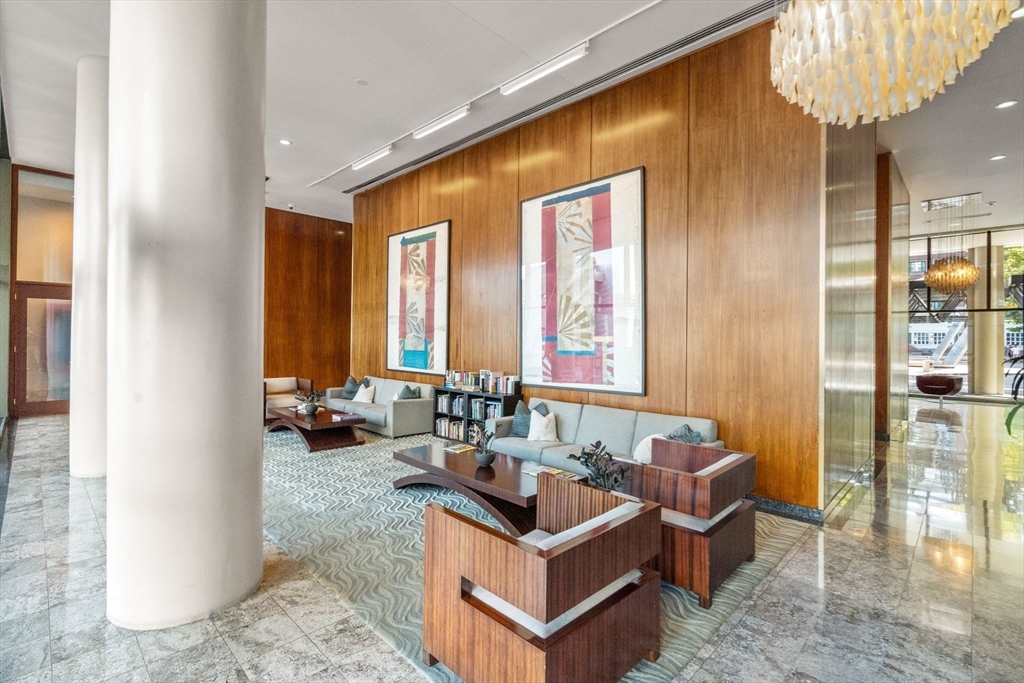 85 E India Row, Waterfront