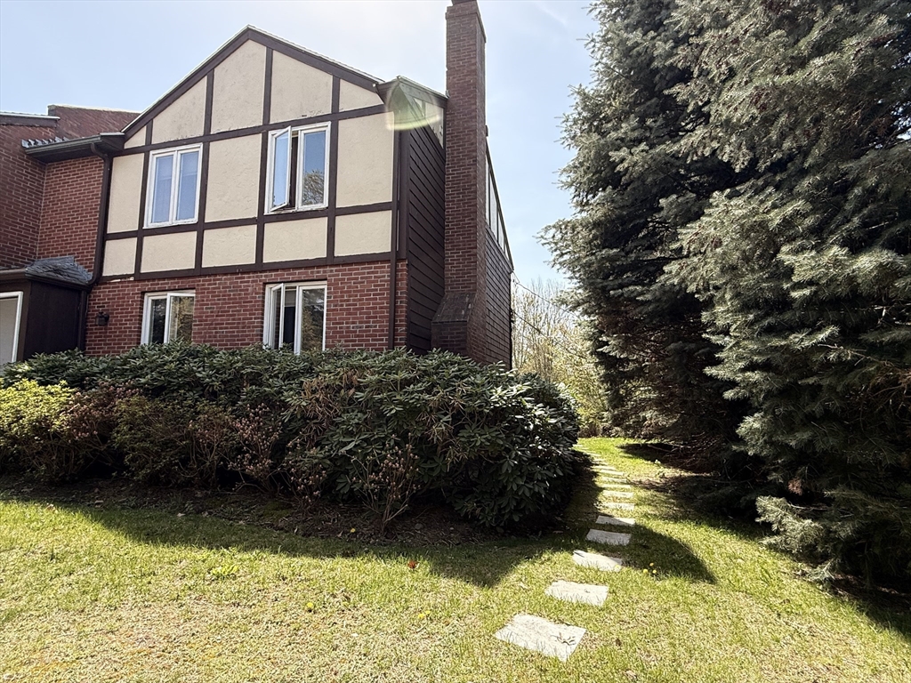 26 Hammond Pond Pkwy, Chestnut Hill